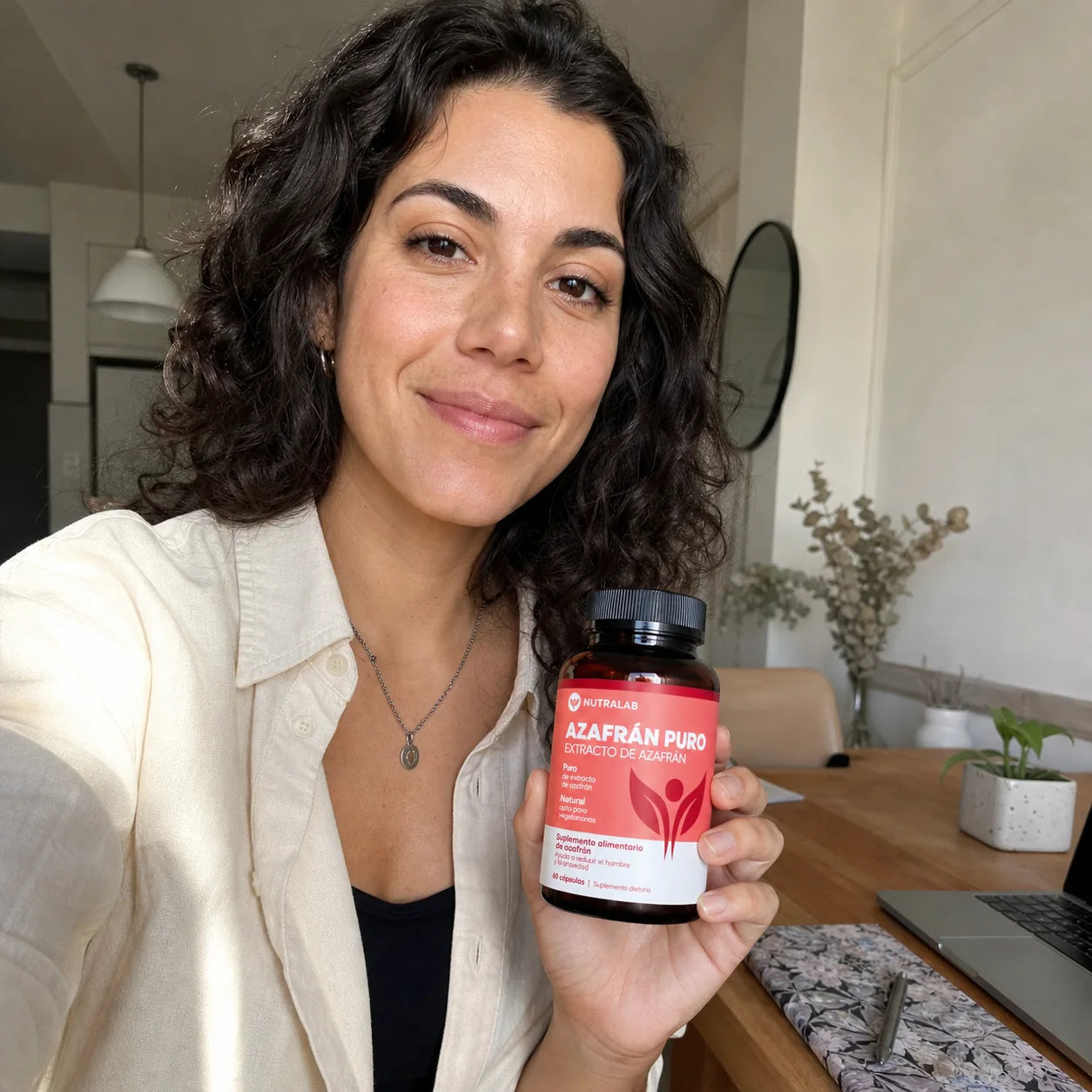 Martina con NUTRALAB Azafrán Puro